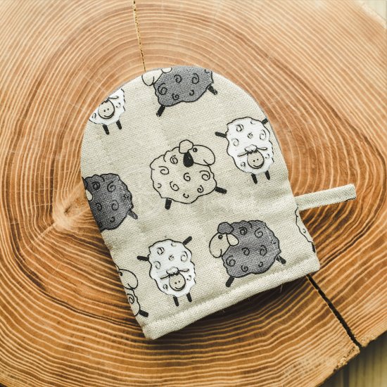 Colourful half-linen pot holder "Sheep"